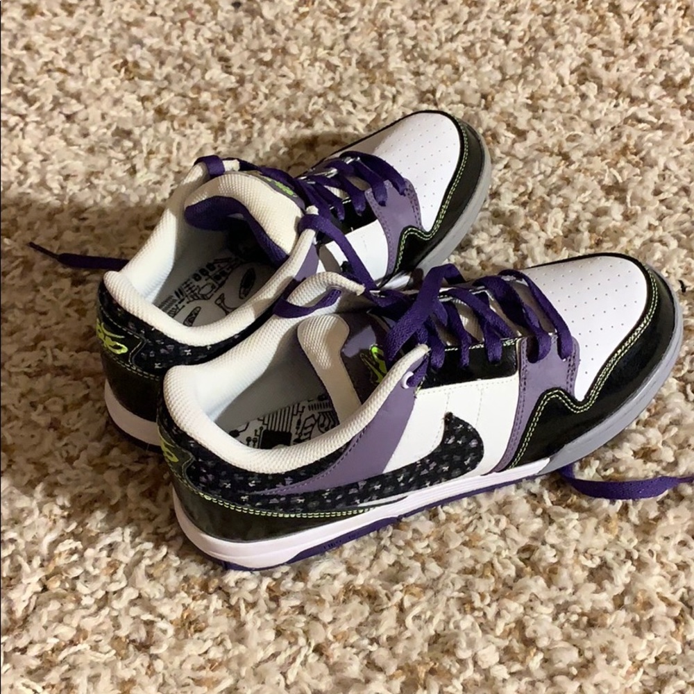 nike tennis shoes